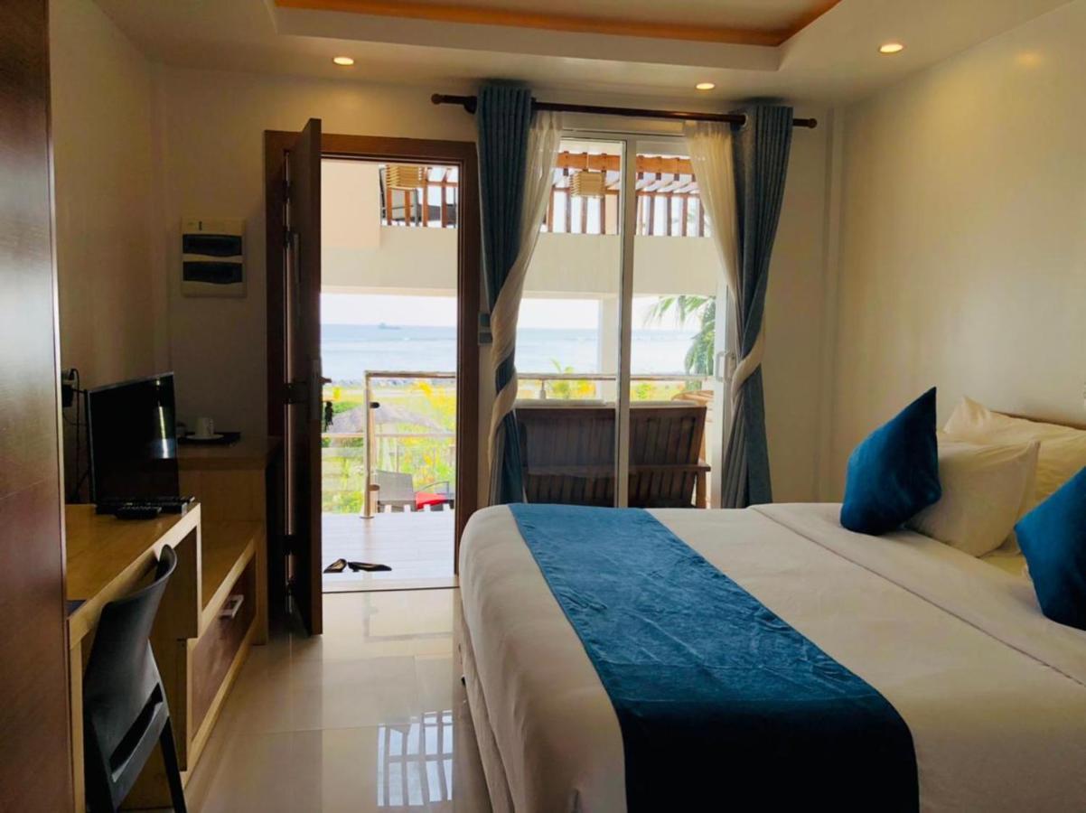 Reef Edge Thulusdhoo, Maldives Hotel Ngoại thất bức ảnh