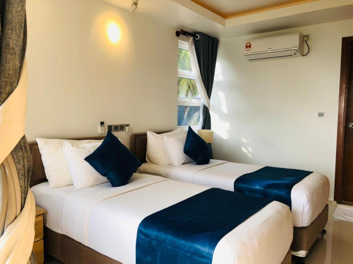 Reef Edge Thulusdhoo, Maldives Hotel Ngoại thất bức ảnh