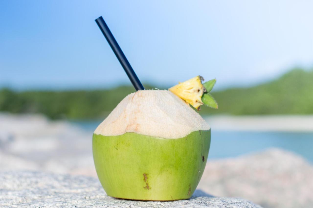 Reef Edge Thulusdhoo, Maldives Hotel Ngoại thất bức ảnh